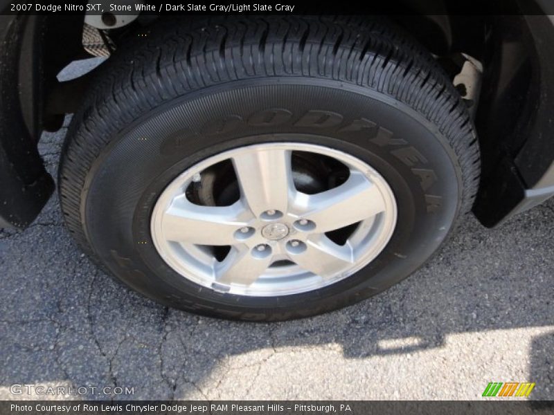 Stone White / Dark Slate Gray/Light Slate Gray 2007 Dodge Nitro SXT