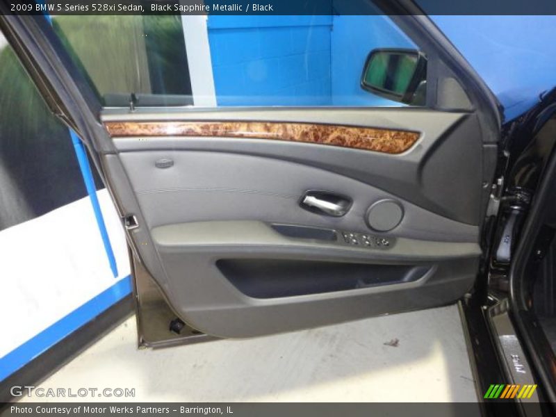 Black Sapphire Metallic / Black 2009 BMW 5 Series 528xi Sedan