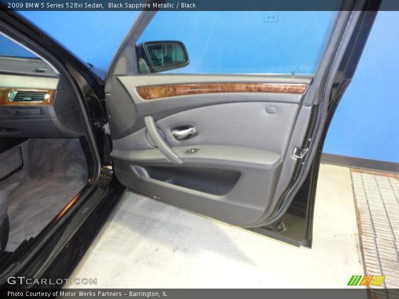 Black Sapphire Metallic / Black 2009 BMW 5 Series 528xi Sedan
