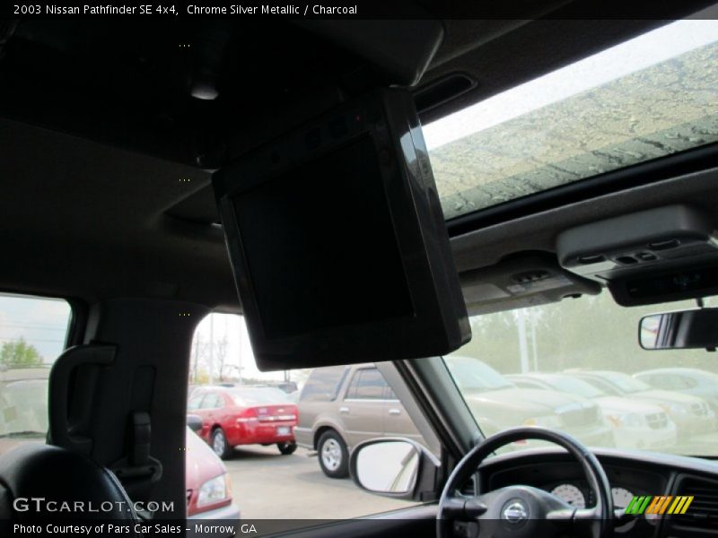 Chrome Silver Metallic / Charcoal 2003 Nissan Pathfinder SE 4x4