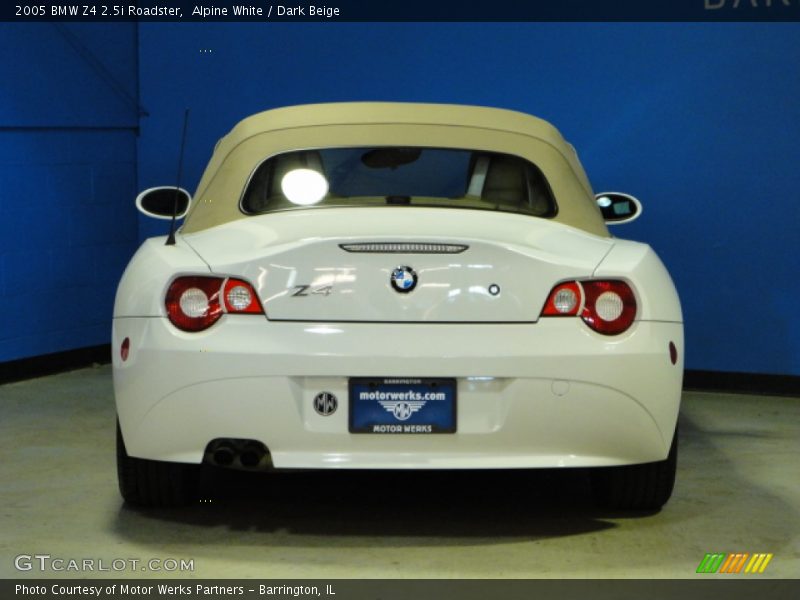 Alpine White / Dark Beige 2005 BMW Z4 2.5i Roadster