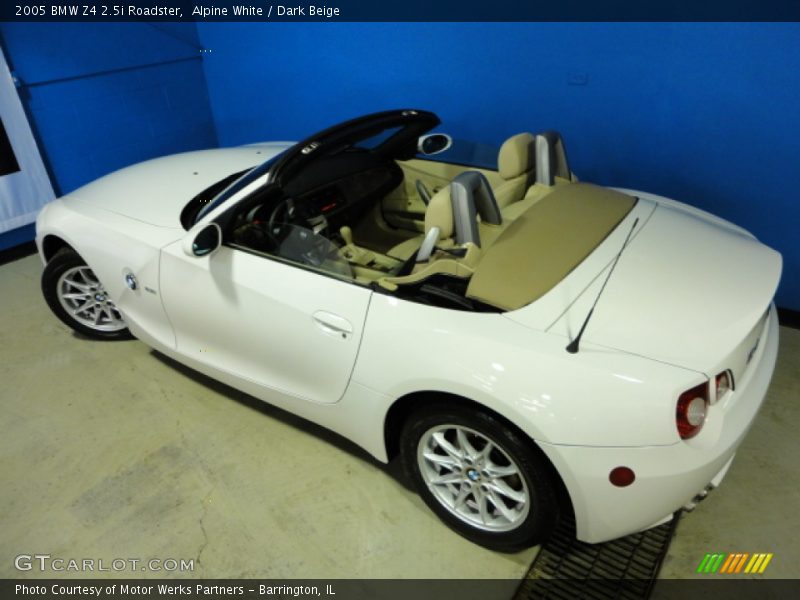 Alpine White / Dark Beige 2005 BMW Z4 2.5i Roadster