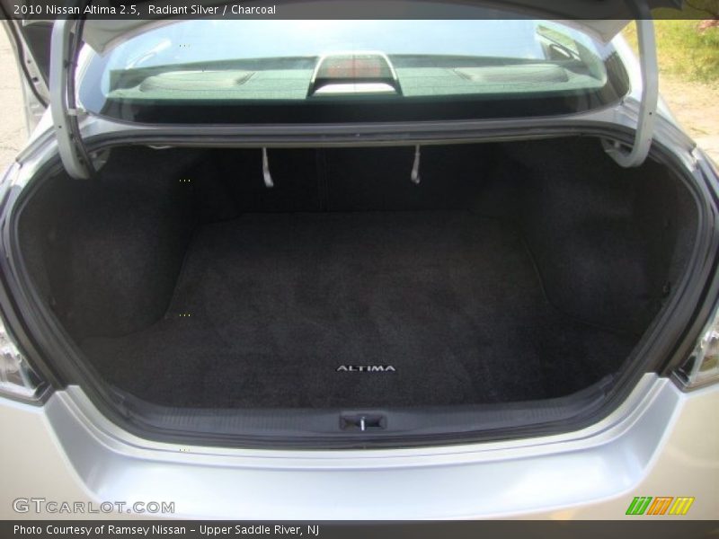 Radiant Silver / Charcoal 2010 Nissan Altima 2.5