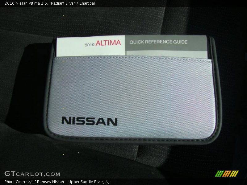 Radiant Silver / Charcoal 2010 Nissan Altima 2.5