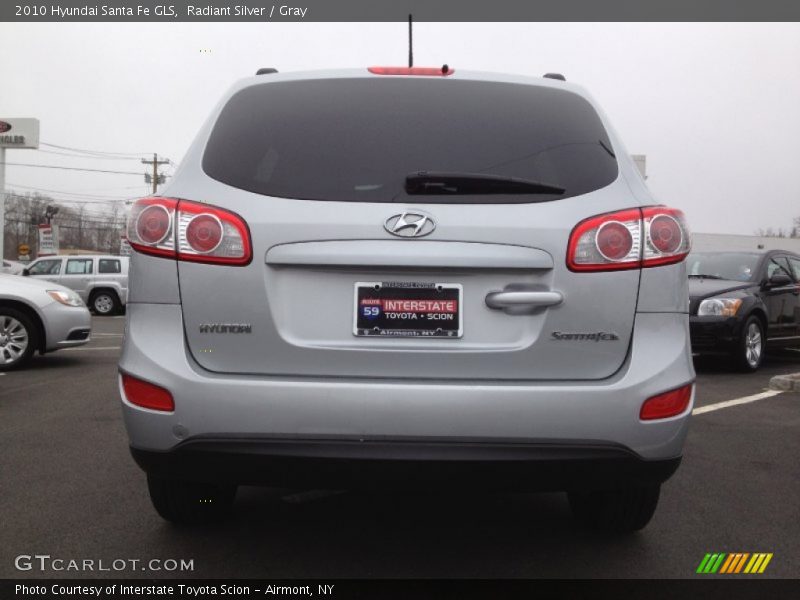 Radiant Silver / Gray 2010 Hyundai Santa Fe GLS