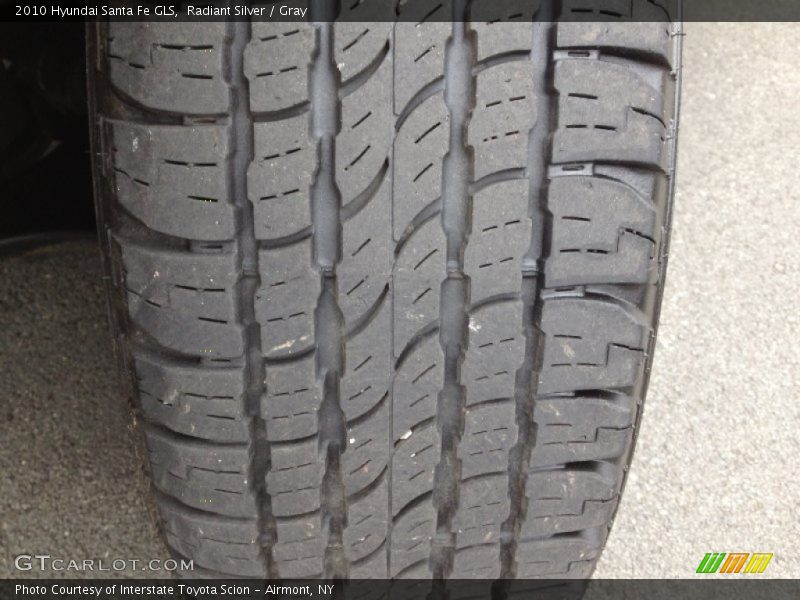 Radiant Silver / Gray 2010 Hyundai Santa Fe GLS