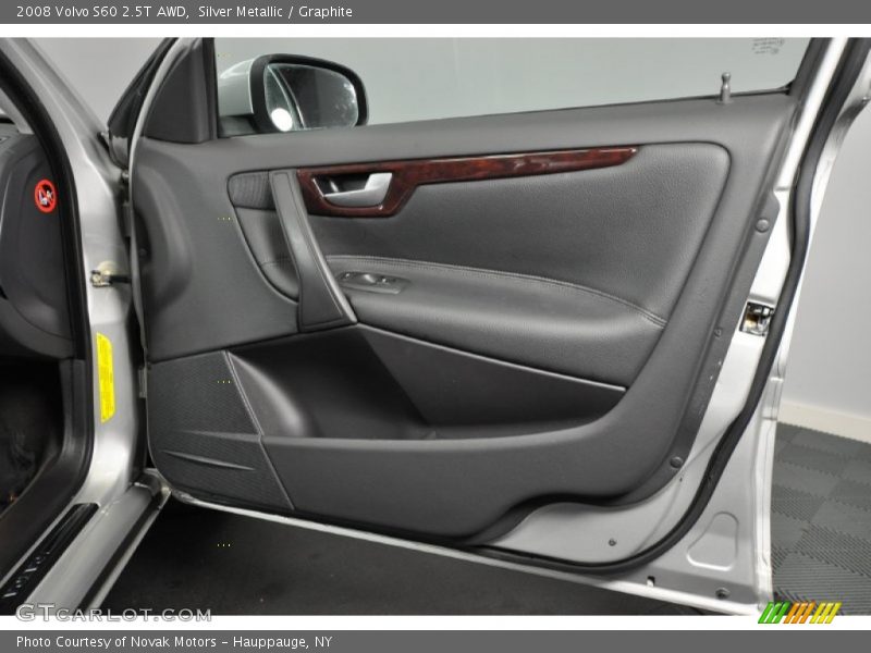 Silver Metallic / Graphite 2008 Volvo S60 2.5T AWD
