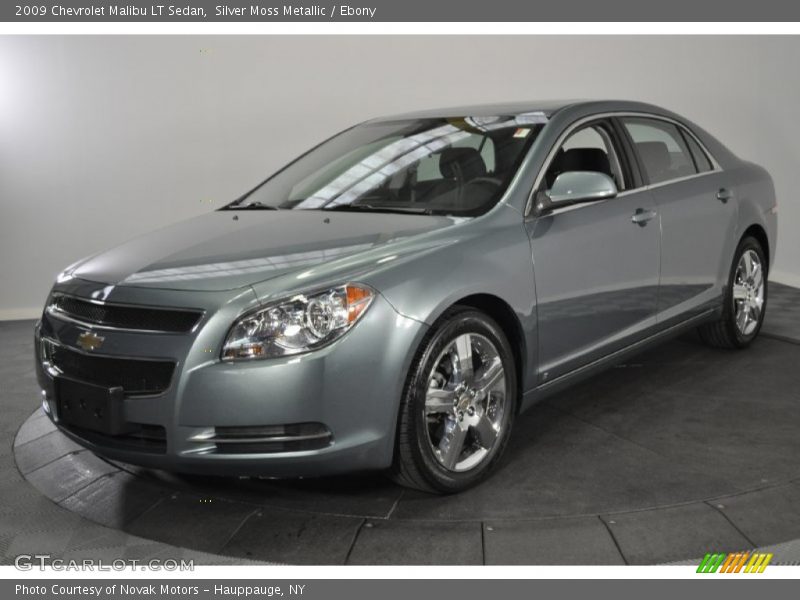 Front 3/4 View of 2009 Malibu LT Sedan