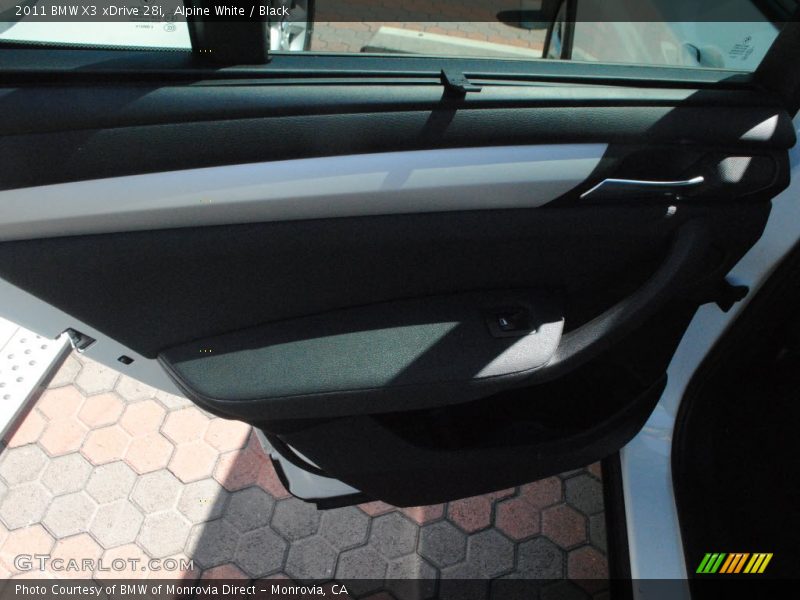 Alpine White / Black 2011 BMW X3 xDrive 28i