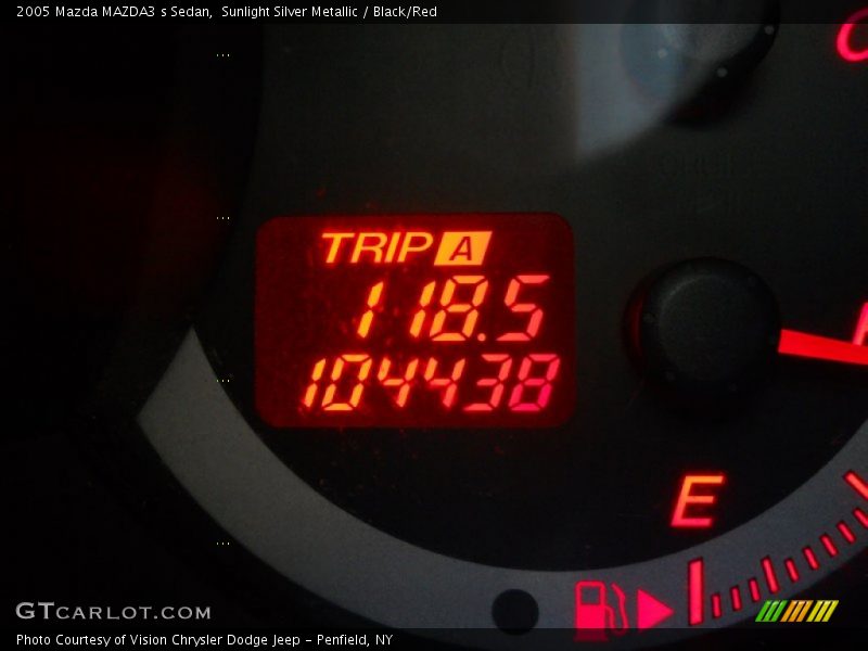 Sunlight Silver Metallic / Black/Red 2005 Mazda MAZDA3 s Sedan