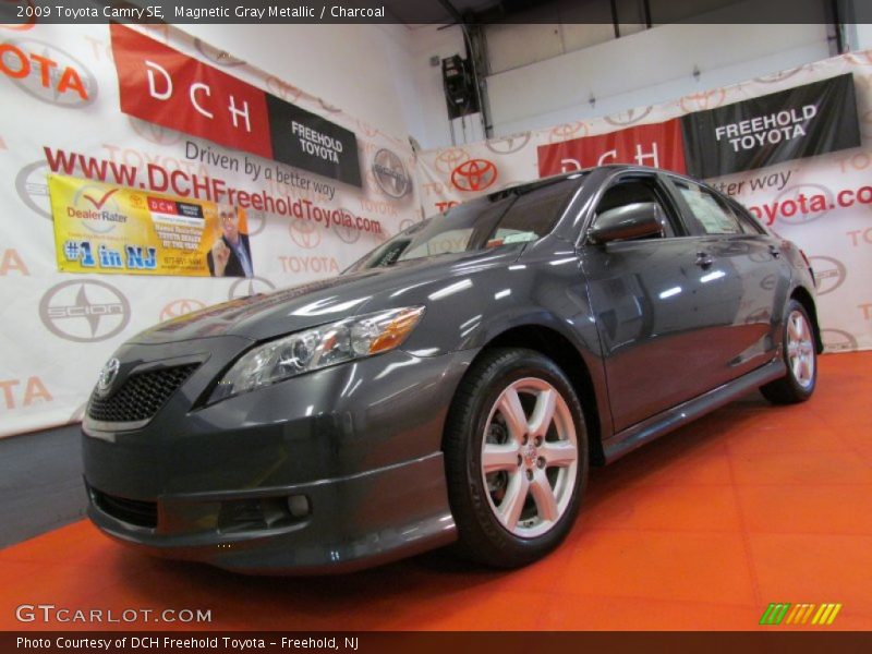 Magnetic Gray Metallic / Charcoal 2009 Toyota Camry SE