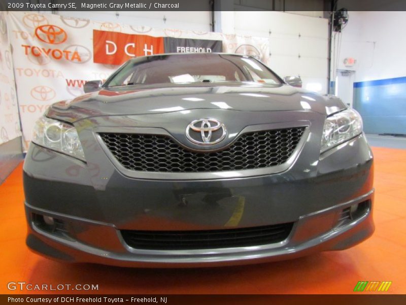 Magnetic Gray Metallic / Charcoal 2009 Toyota Camry SE