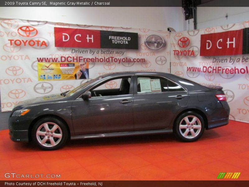 Magnetic Gray Metallic / Charcoal 2009 Toyota Camry SE