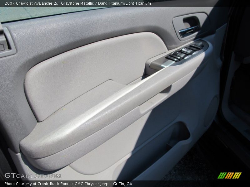 Graystone Metallic / Dark Titanium/Light Titanium 2007 Chevrolet Avalanche LS