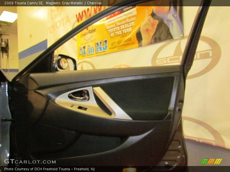 Magnetic Gray Metallic / Charcoal 2009 Toyota Camry SE