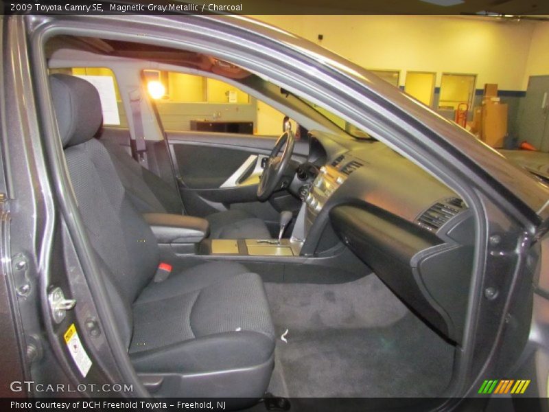 Magnetic Gray Metallic / Charcoal 2009 Toyota Camry SE