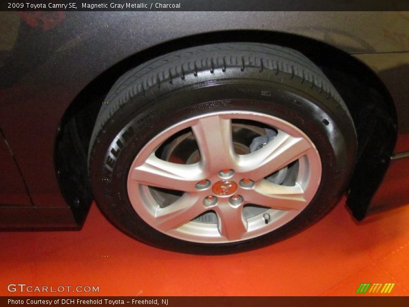 Magnetic Gray Metallic / Charcoal 2009 Toyota Camry SE