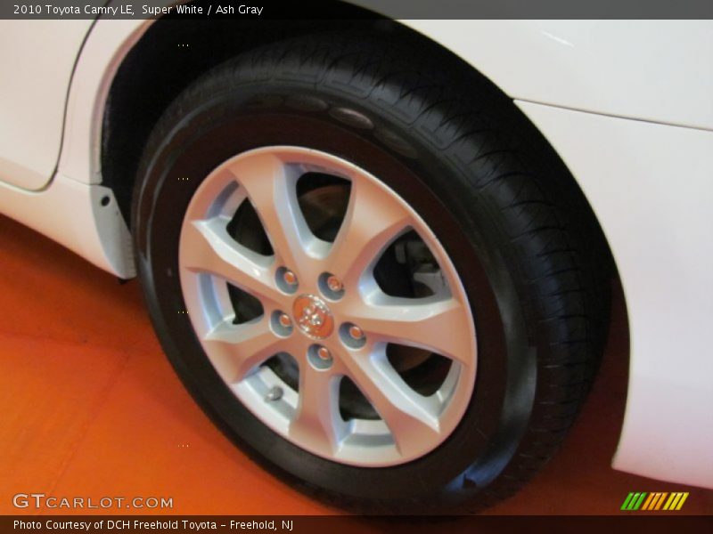 Super White / Ash Gray 2010 Toyota Camry LE