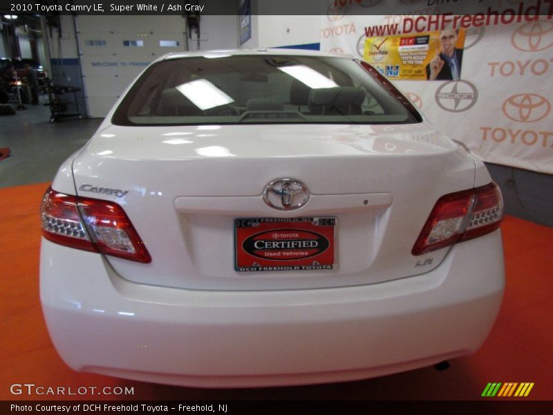 Super White / Ash Gray 2010 Toyota Camry LE