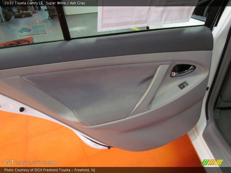 Super White / Ash Gray 2010 Toyota Camry LE