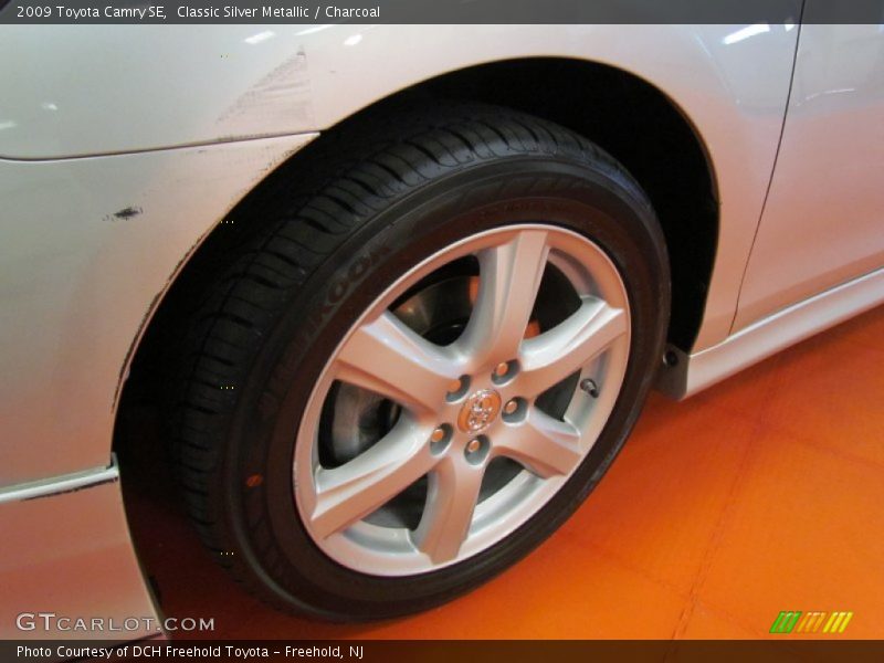 Classic Silver Metallic / Charcoal 2009 Toyota Camry SE