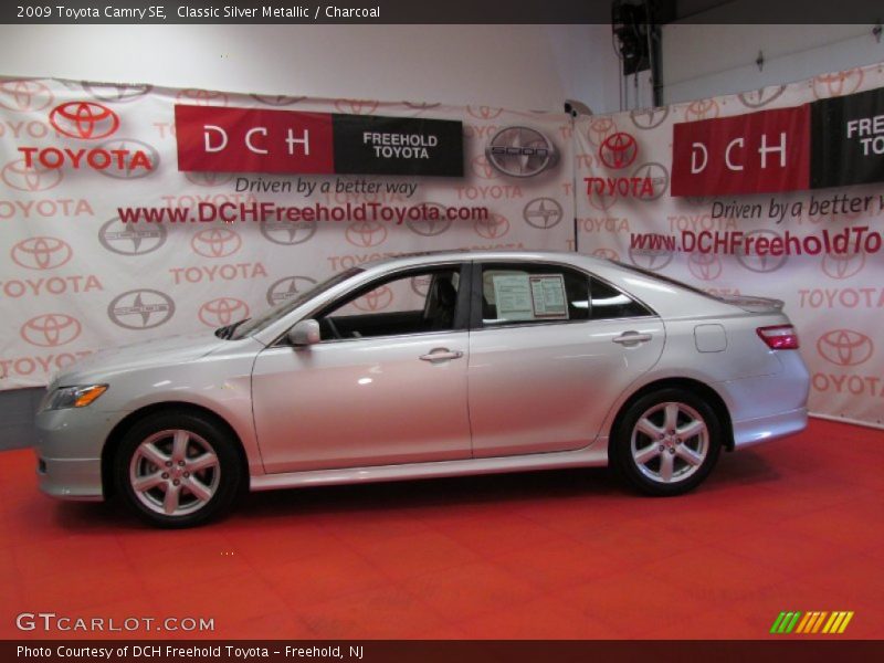 Classic Silver Metallic / Charcoal 2009 Toyota Camry SE