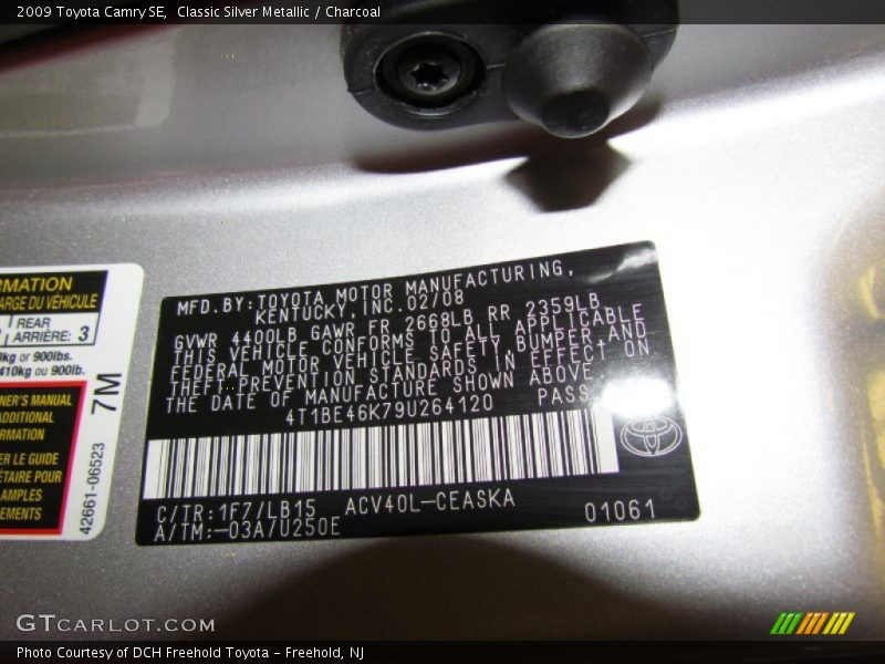 Classic Silver Metallic / Charcoal 2009 Toyota Camry SE