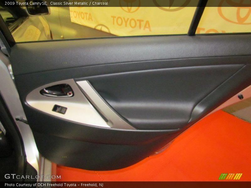 Classic Silver Metallic / Charcoal 2009 Toyota Camry SE