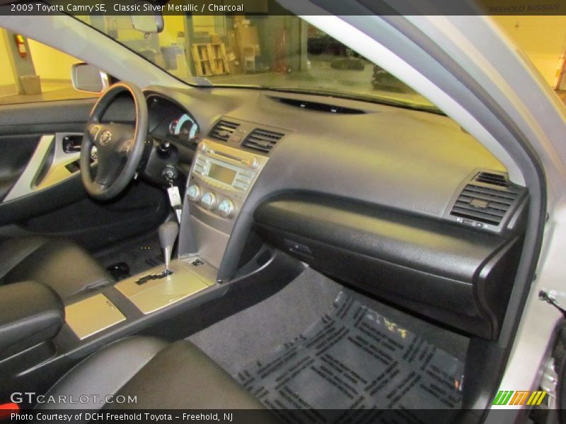 Classic Silver Metallic / Charcoal 2009 Toyota Camry SE