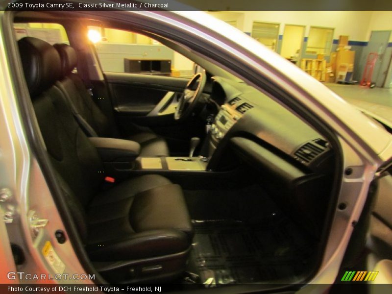 Classic Silver Metallic / Charcoal 2009 Toyota Camry SE