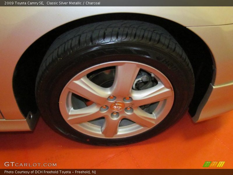 Classic Silver Metallic / Charcoal 2009 Toyota Camry SE