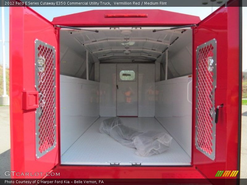  2012 E Series Cutaway E350 Commercial Utility Truck Trunk