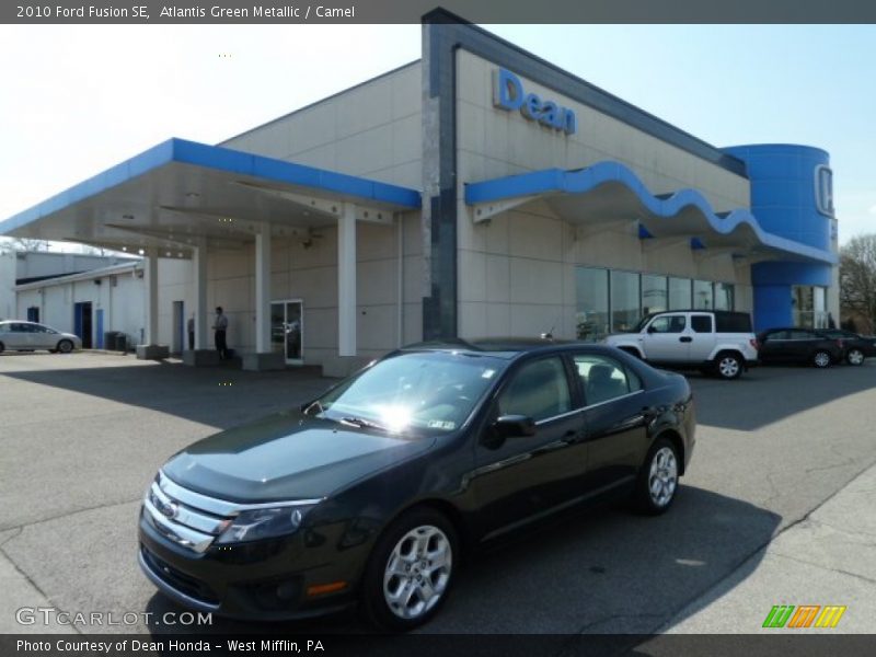 Atlantis Green Metallic / Camel 2010 Ford Fusion SE