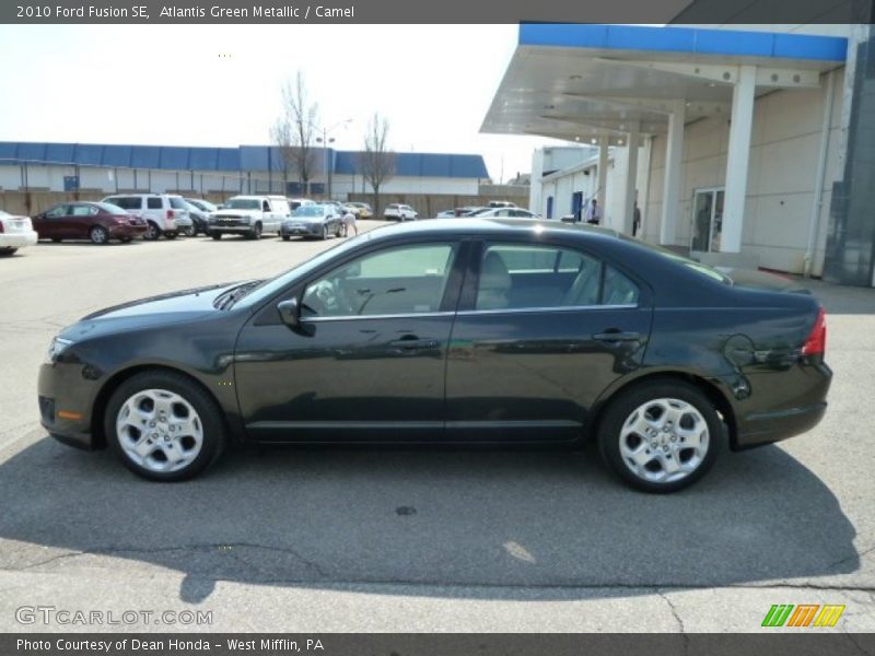 Atlantis Green Metallic / Camel 2010 Ford Fusion SE