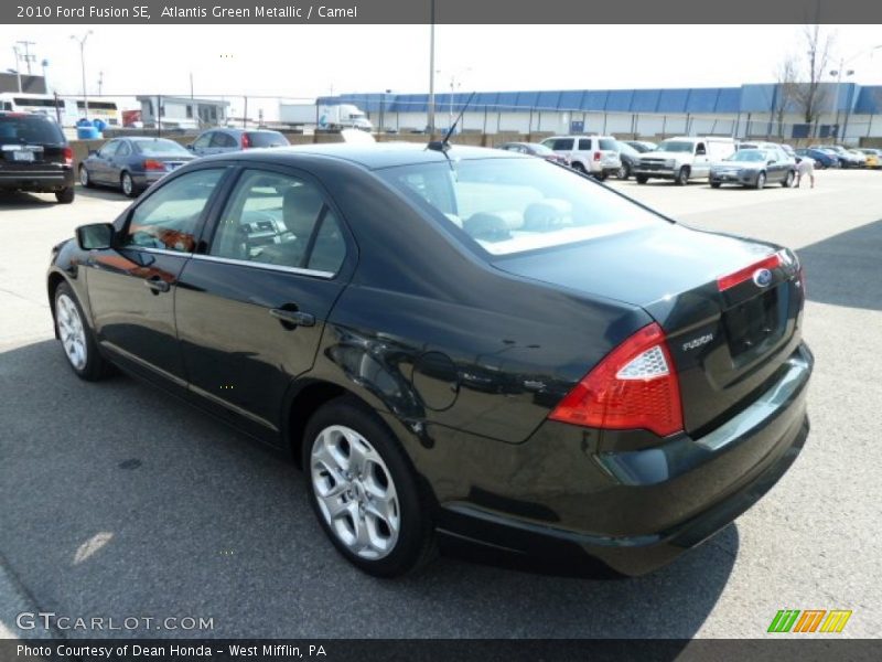 Atlantis Green Metallic / Camel 2010 Ford Fusion SE