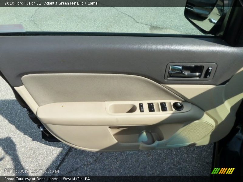 Atlantis Green Metallic / Camel 2010 Ford Fusion SE