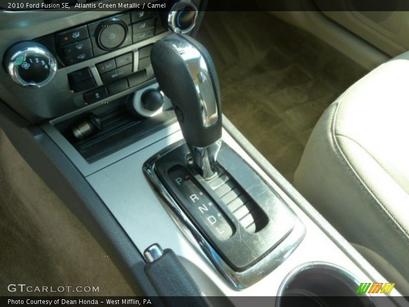 Atlantis Green Metallic / Camel 2010 Ford Fusion SE