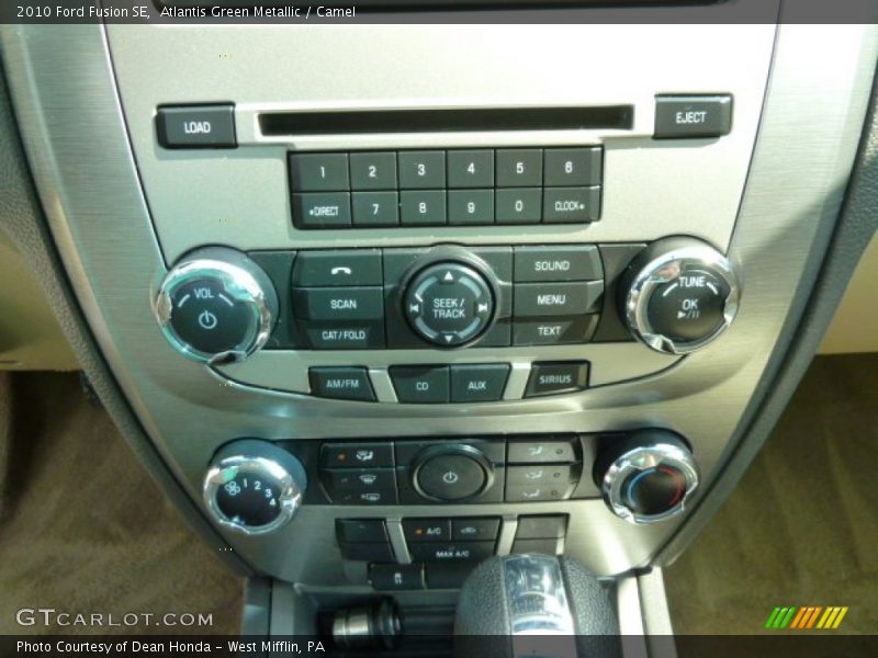Atlantis Green Metallic / Camel 2010 Ford Fusion SE