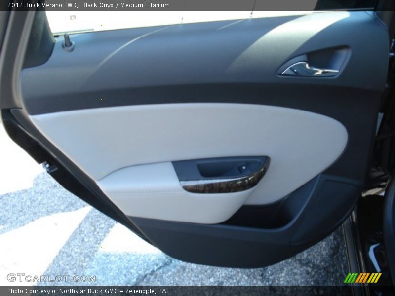 Black Onyx / Medium Titanium 2012 Buick Verano FWD