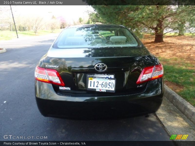 Black / Ash Gray 2010 Toyota Camry LE