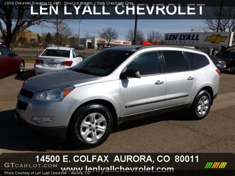 Silver Ice Metallic / Dark Gray/Light Gray 2009 Chevrolet Traverse LS AWD