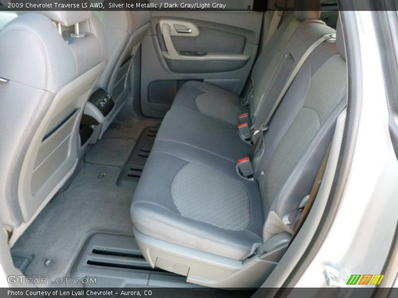 Silver Ice Metallic / Dark Gray/Light Gray 2009 Chevrolet Traverse LS AWD