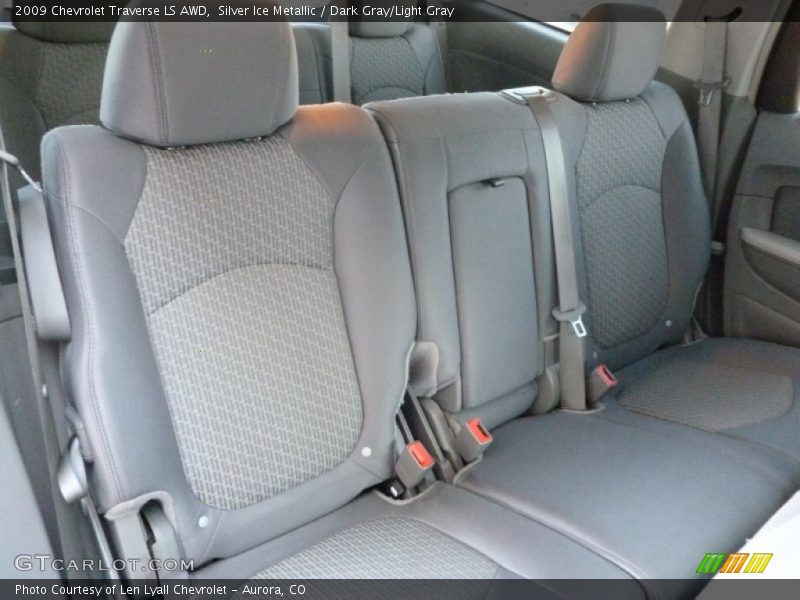 Silver Ice Metallic / Dark Gray/Light Gray 2009 Chevrolet Traverse LS AWD