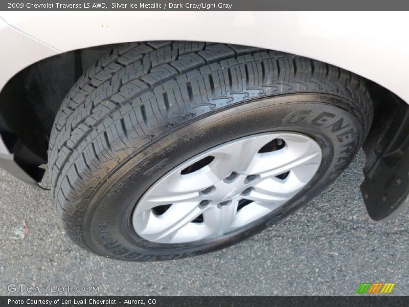 Silver Ice Metallic / Dark Gray/Light Gray 2009 Chevrolet Traverse LS AWD