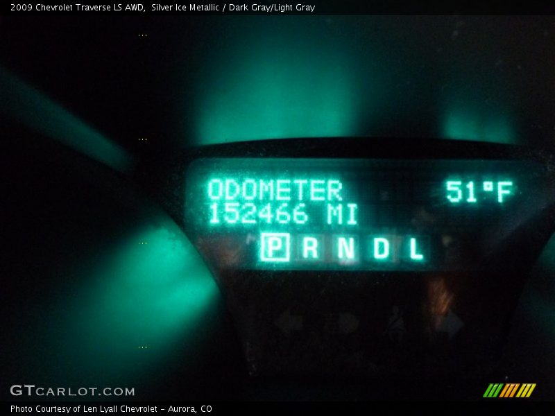Silver Ice Metallic / Dark Gray/Light Gray 2009 Chevrolet Traverse LS AWD