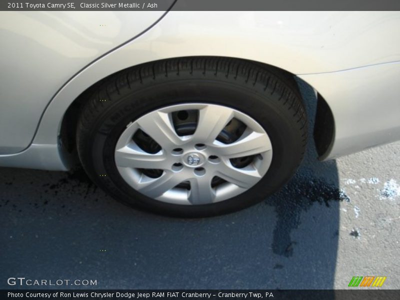 Classic Silver Metallic / Ash 2011 Toyota Camry SE