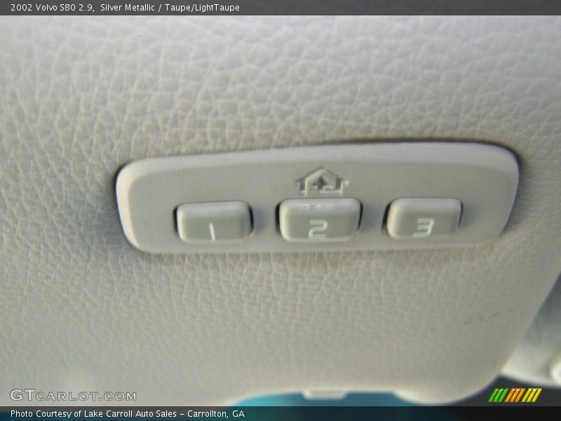 Silver Metallic / Taupe/LightTaupe 2002 Volvo S80 2.9