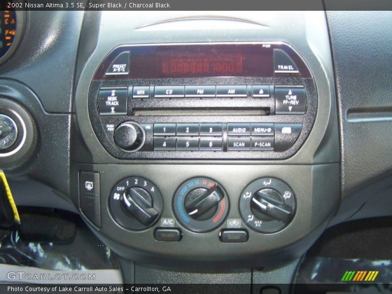 Super Black / Charcoal Black 2002 Nissan Altima 3.5 SE