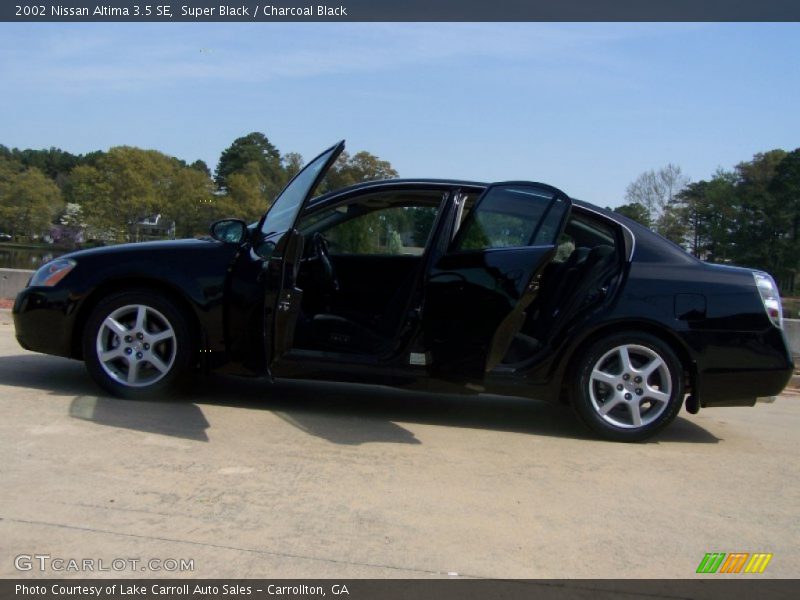 Super Black / Charcoal Black 2002 Nissan Altima 3.5 SE