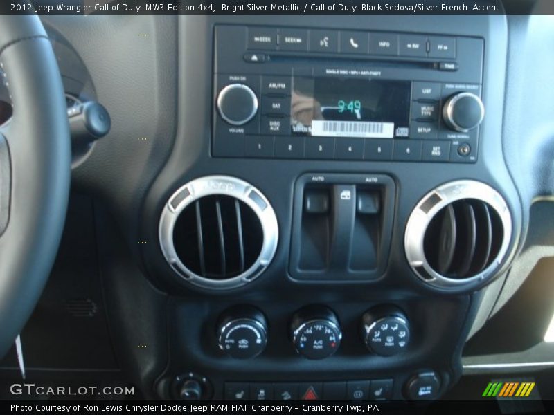 Bright Silver Metallic / Call of Duty: Black Sedosa/Silver French-Accent 2012 Jeep Wrangler Call of Duty: MW3 Edition 4x4